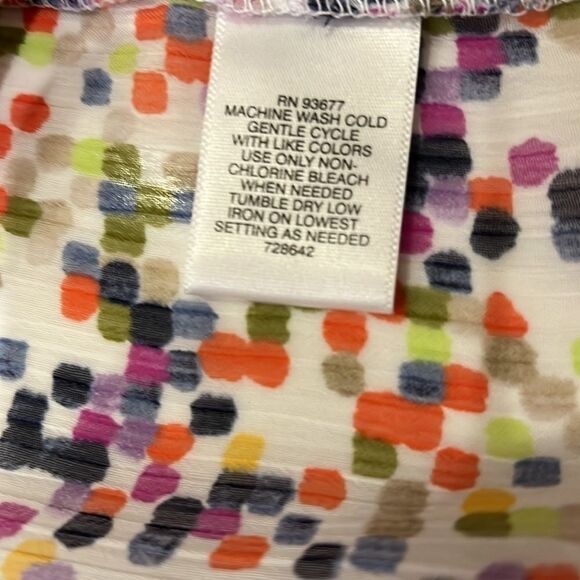 Liz Claiborne Sleeveless button down top-FREE w/Bundle Purchase - Picture 6 of 6